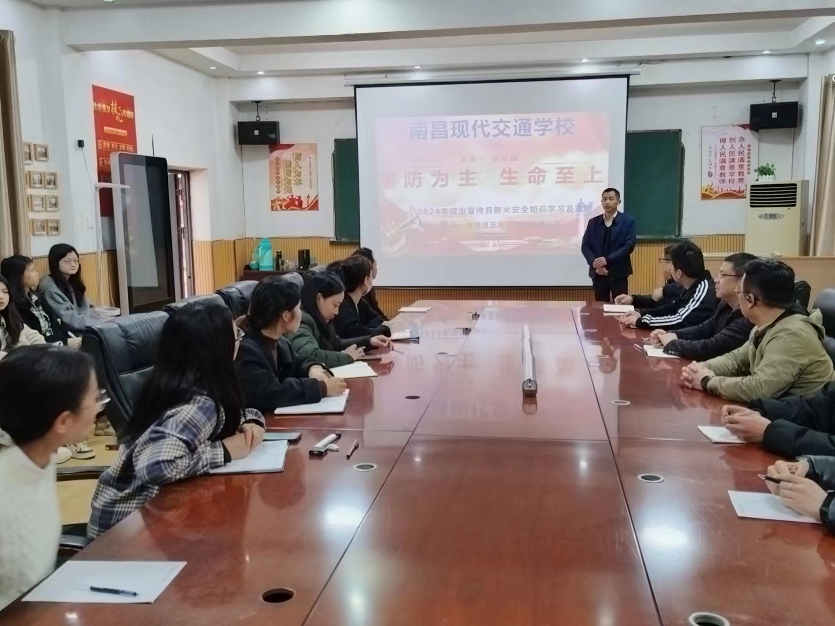 1711332811208928.jpg 2c6c6ad5758e989cdd18ee9faf9dbb6.jpg